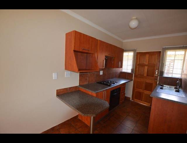 2 BEDROOM APARTMENT FOR SALE IN VAAL PARK EXT 1